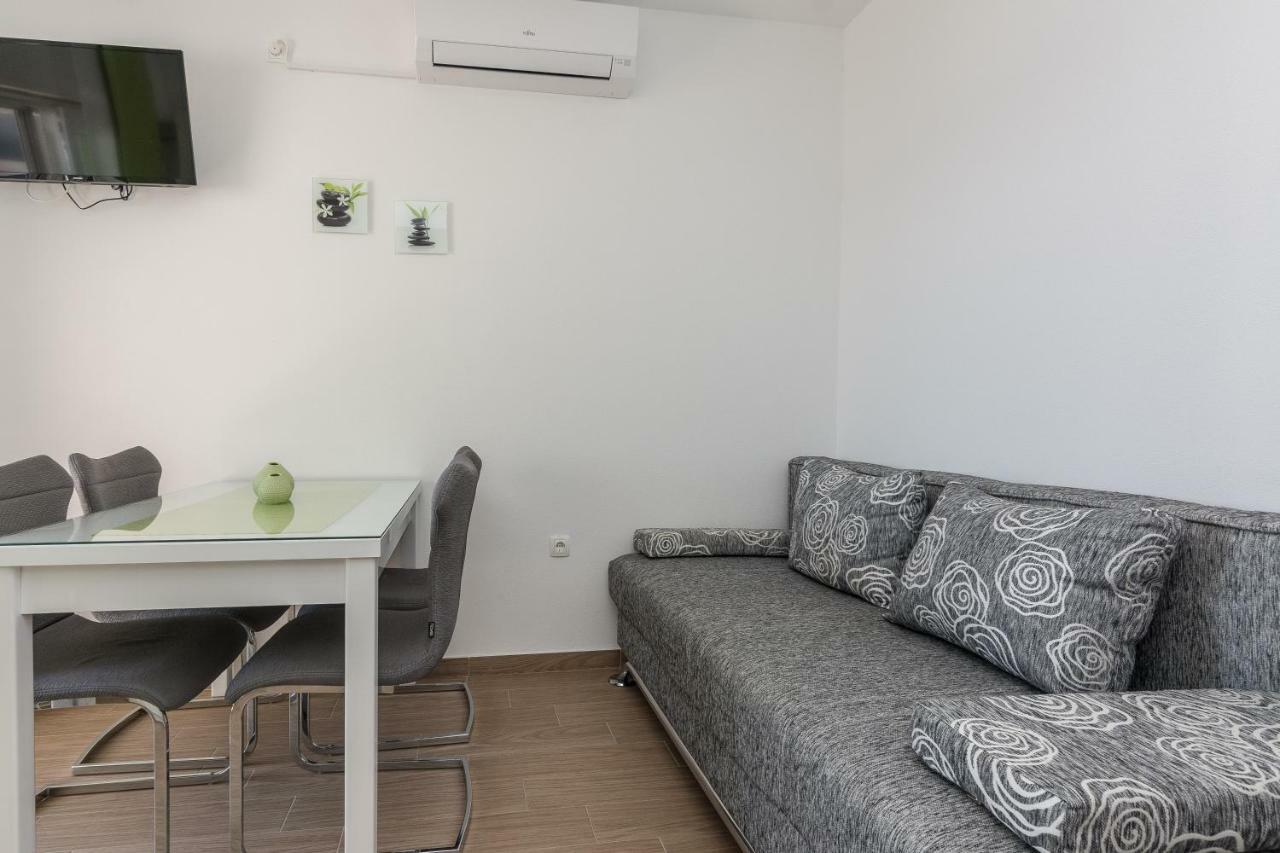 Apartmani Jadranka Starigrad Paklenica Exterior foto