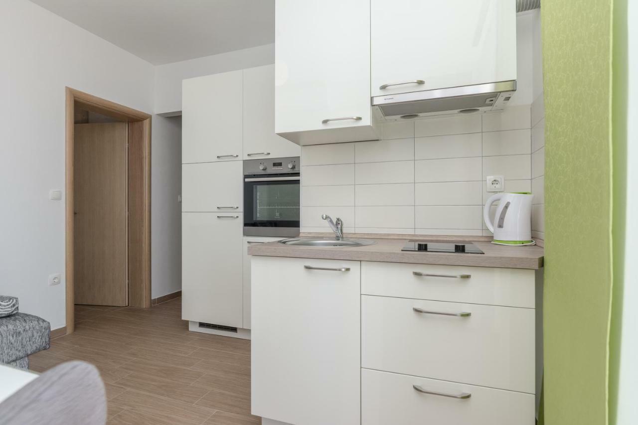 Apartmani Jadranka Starigrad Paklenica Exterior foto