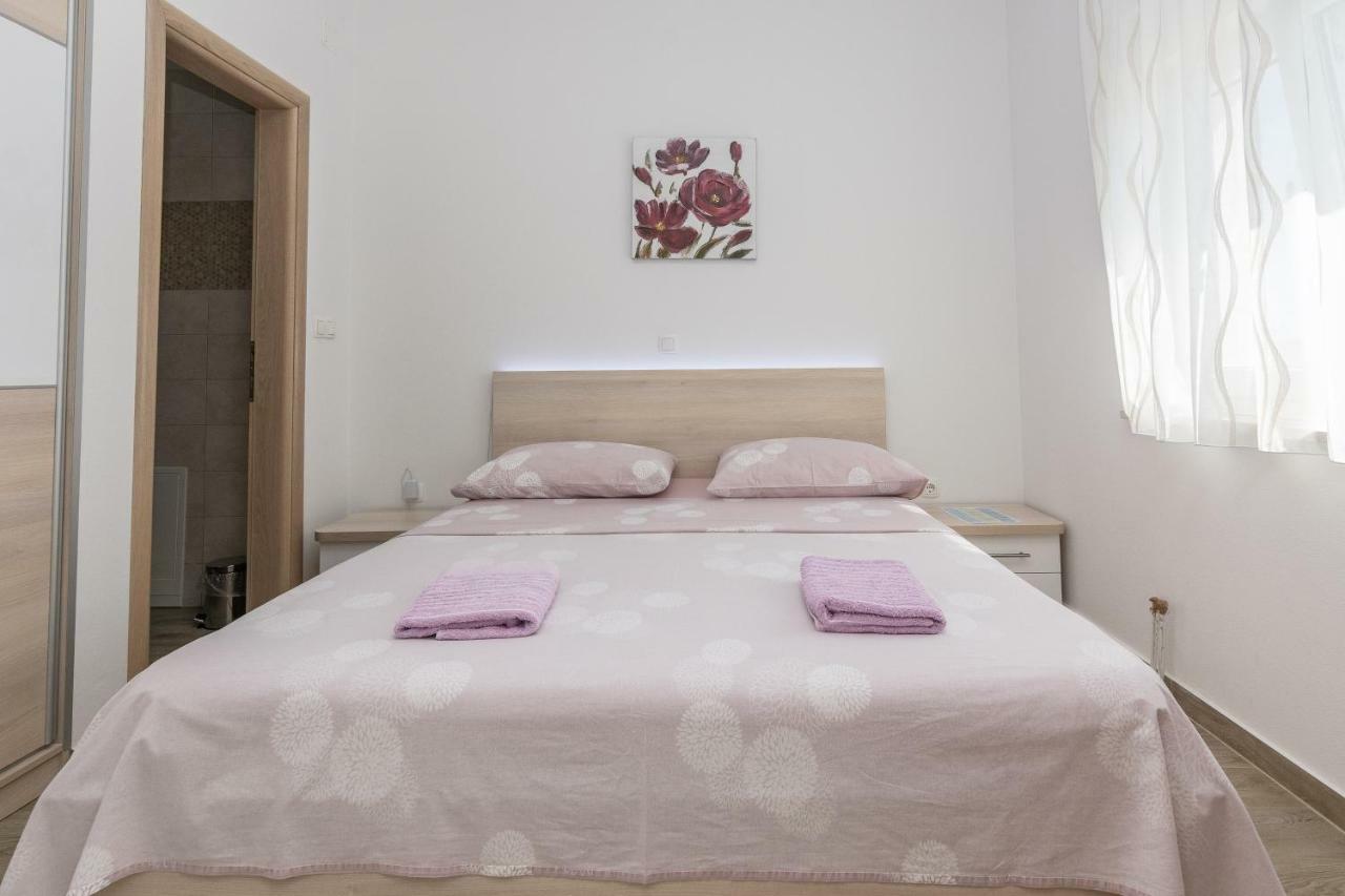 Apartmani Jadranka Starigrad Paklenica Exterior foto