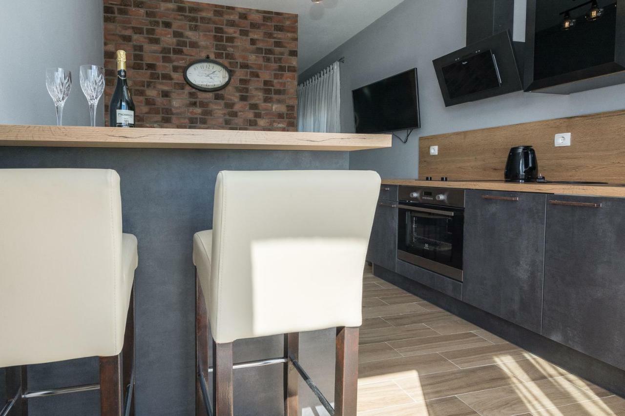 Apartmani Jadranka Starigrad Paklenica Exterior foto