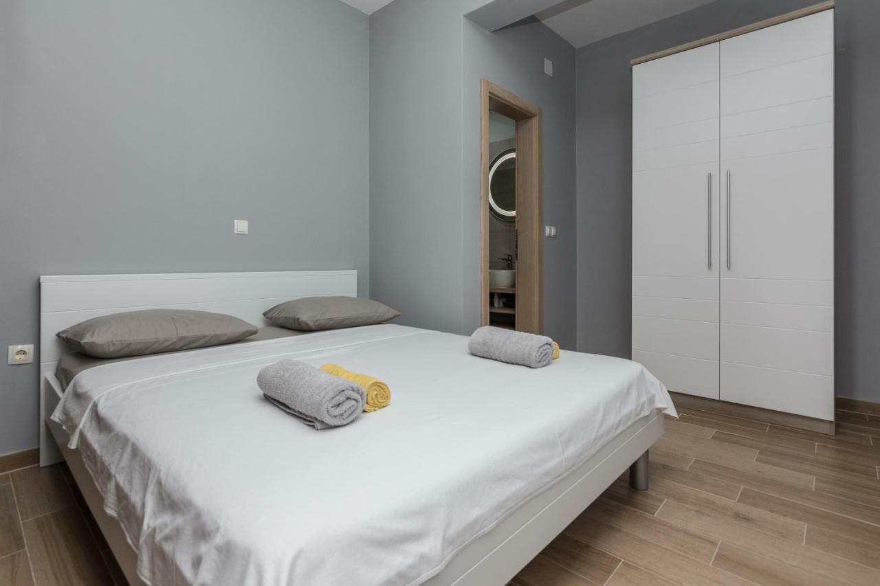 Apartmani Jadranka Starigrad Paklenica Exterior foto